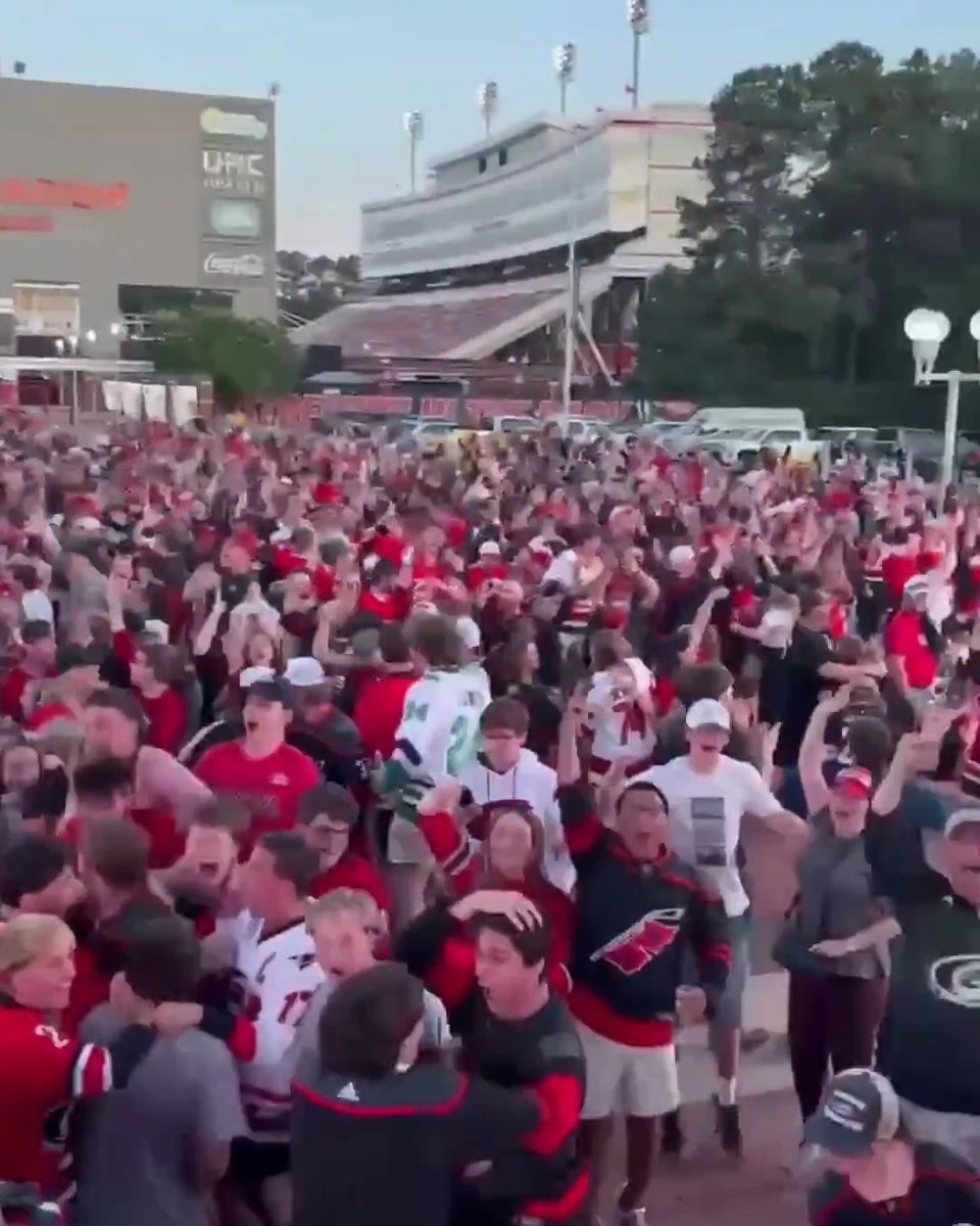 THE CANIACS ARE LOVING IT