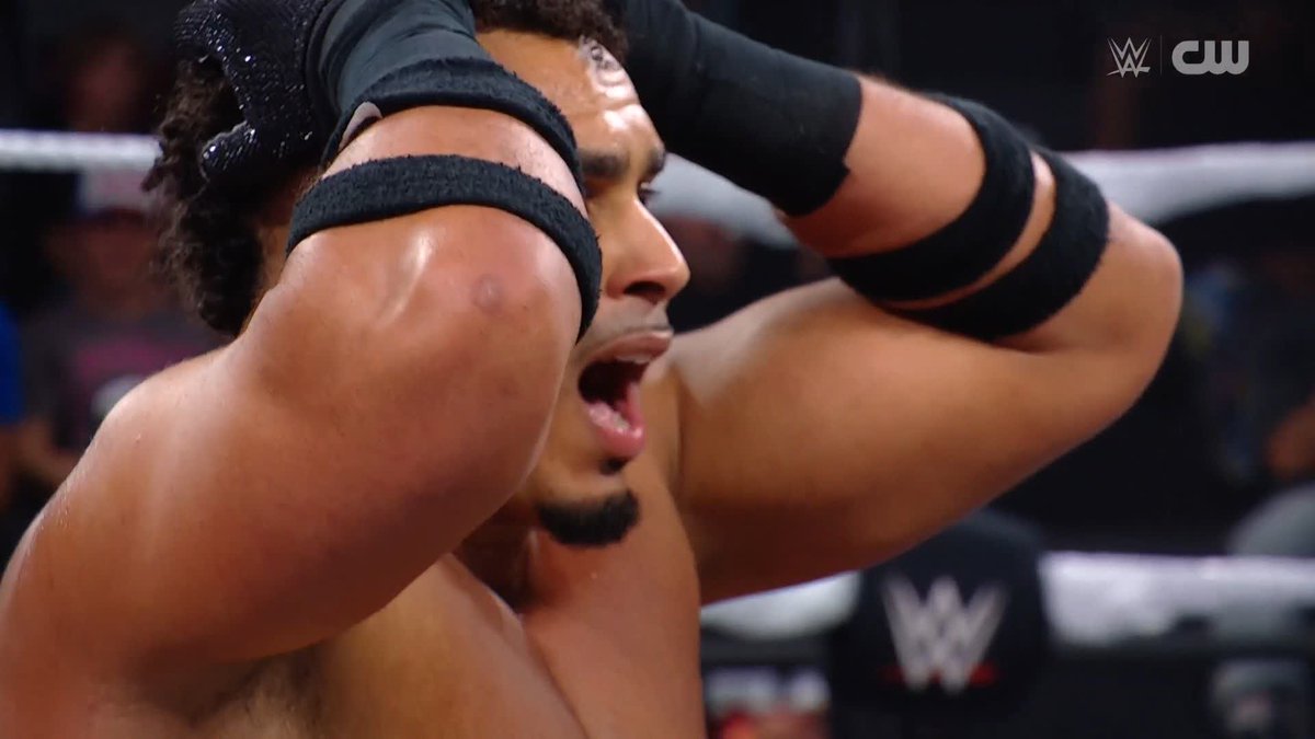 What a START to this match for Kam Hendrix! 😮