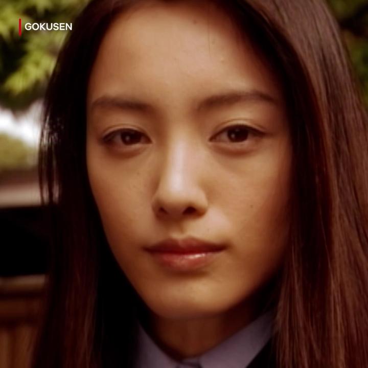 Gimana jadinya ketika pewaris yakuza nyamar jadi guru di sekolah khusus cowok? Dibintangi Yukie Nakama, Jun Matsumoto, dan Shun Oguri, dorama Gokusen udah tayang di Netflix.