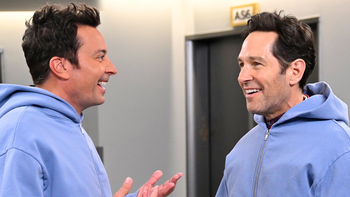 Paul Rudd &amp; Jimmy show up in the same shirt 🤣 #FallonTonight