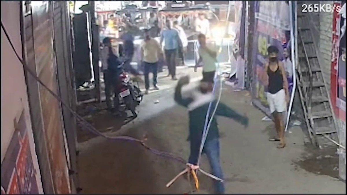Patna: खान सर की कोचिंग पर हमले का CCTV सामने आया, मचा हड़कंप