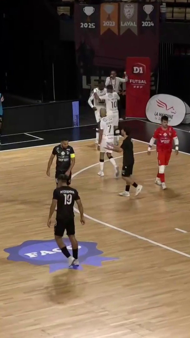 💣 El Barça se lanza a por Souheil Mouhoudine 🆕 El cierre francés juega en el Ètoile, pero se comprometió en enero con el BTS de Indonesia y negocia su desvinculación para jugar en el Palau 🔎 Diestro, 31 años y el todoterreno que quiere Javi Rodríguez
