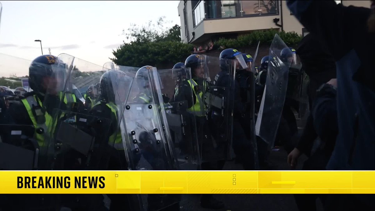 BREAKING NEWS: 11 officers and one police dog injured during violent clashes between officers and protestors near where Henry Nowak was murdered. Hampshire and Isle of Wight Police's top officer confirmed two people have been arrested and warned "that number will rise".