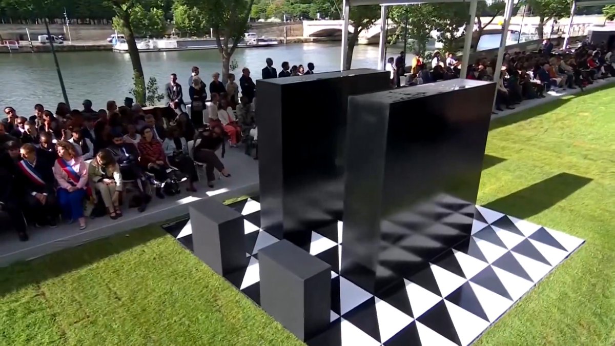 French President Emmanuel Macron and Rwandan President Paul Kagame inaugurated a memorial in Paris honoring the victims of the 1994 Rwandan genocide. An estimated 800,000 people, mostly ethnic Tutsis, were killed