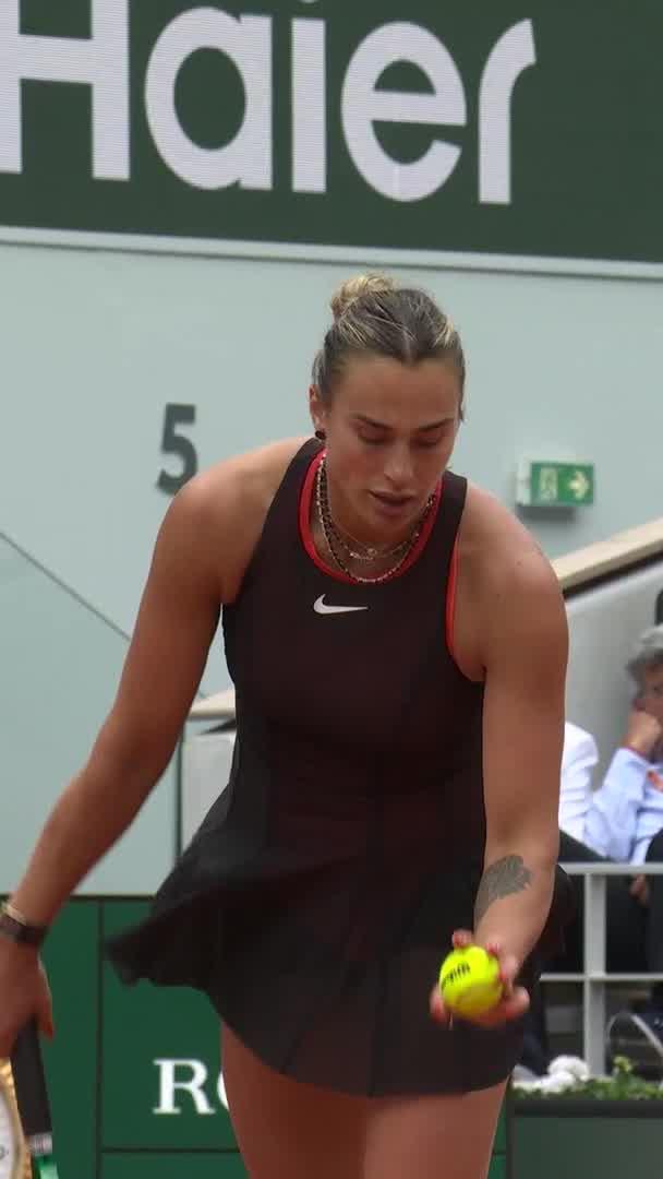 First set in the bag for Aryna Sabalenka 😤 #RolandGarros