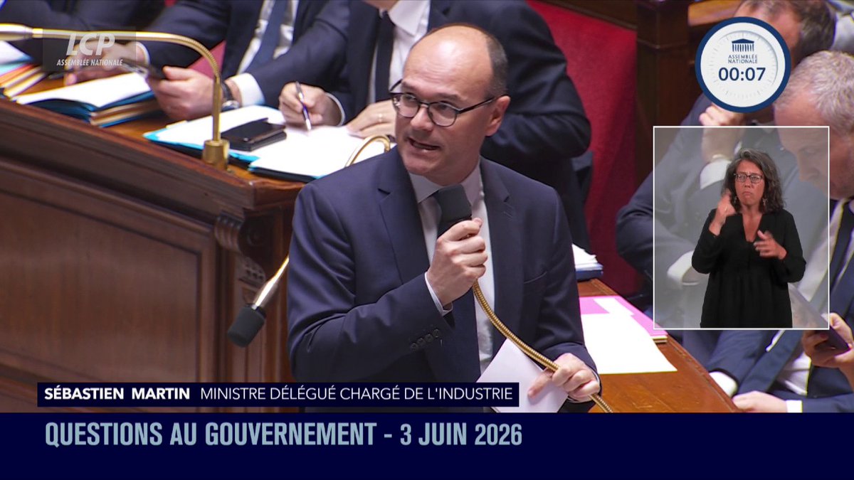 "Il est impossible pour vous de vous réjouir quand pour la septième année consécutive ce pays est le pays qui attire le plus d'investissements étrangers d'Europe", répond Sébastien Martin #QAG #DirectAN