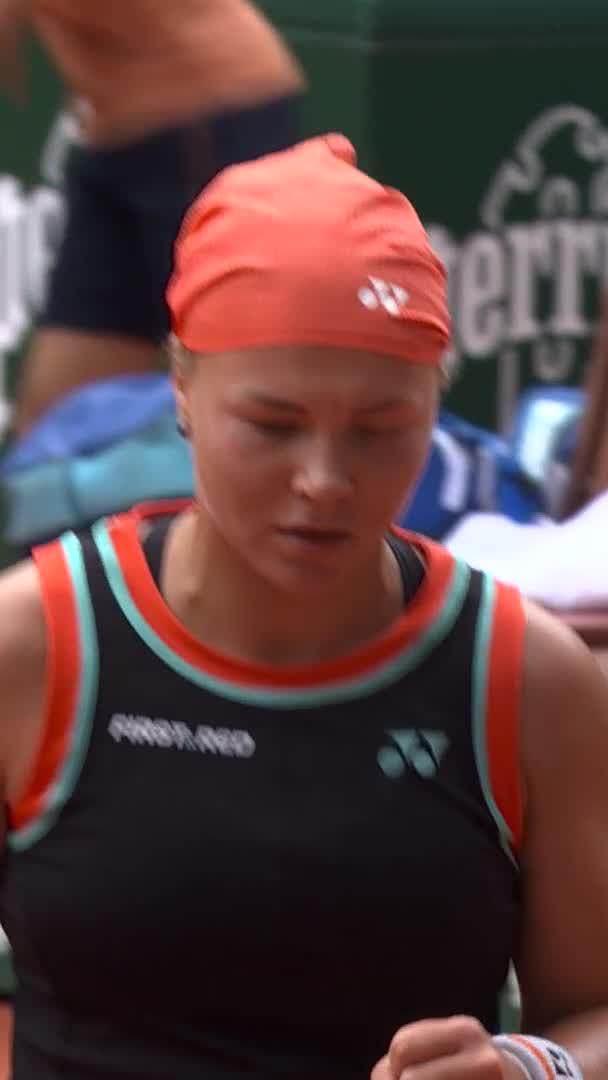 Break Shnaider in the third 🚨 #RolandGarros