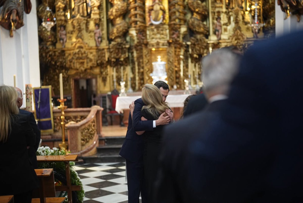 La pérdida de nuestro amigo y consejero José Carlos Gómez Villamandos es muy dolorosa. Era un gran servidor público. Una persona muy querida, amable, educada y muy buena gente. Nos deja un legado referente en la Universidad y le vamos a recordar con mucho cariño siempre.