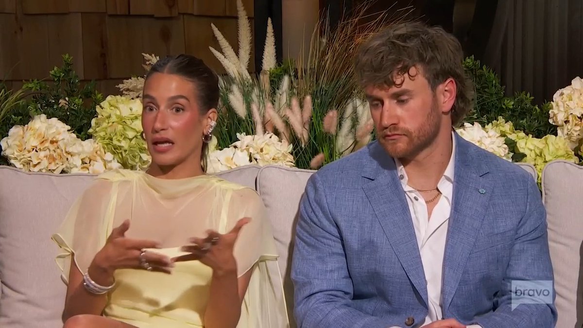 Lindsay Hubbard screams at West Wilson after Amanda Batula exits the stage crying at the "Summer House" reunion. 🎥: Bravo