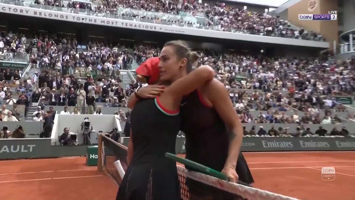 🎾🚨🚨 الروسية ديانا شنايدر تُحدث المفاجأة وتُقصي المصنفة الأولى عالمياً، البيلاروسية أرينا سابالينكا، من ربع نهائي بطولة رولان غاروس للتنس، بعدما قلبت تأخرها إلى فوزٍ مثير بمجموعتين مقابل مجموعة واحدة 🔥👏 #رولان_غاروس #RolandGarros