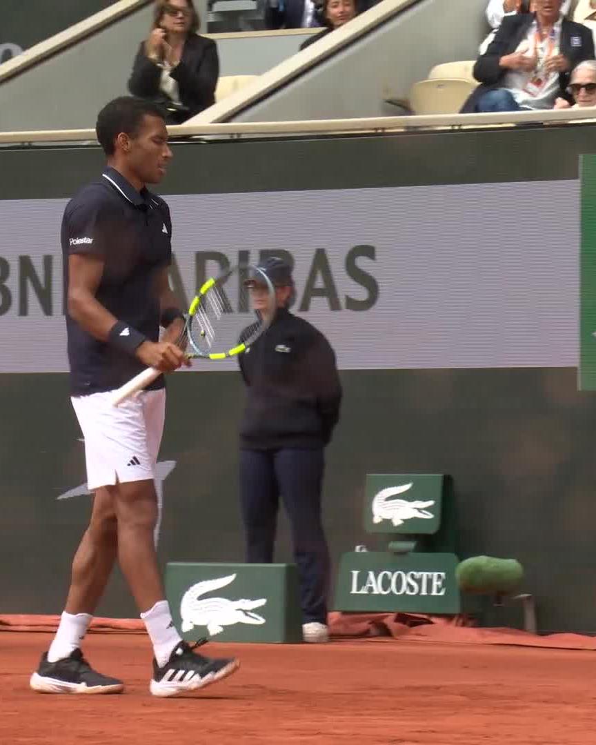 Heavy hitting right from the off 🏁 Félix AugerAliassime Flavio Cobolli #RolandGarros