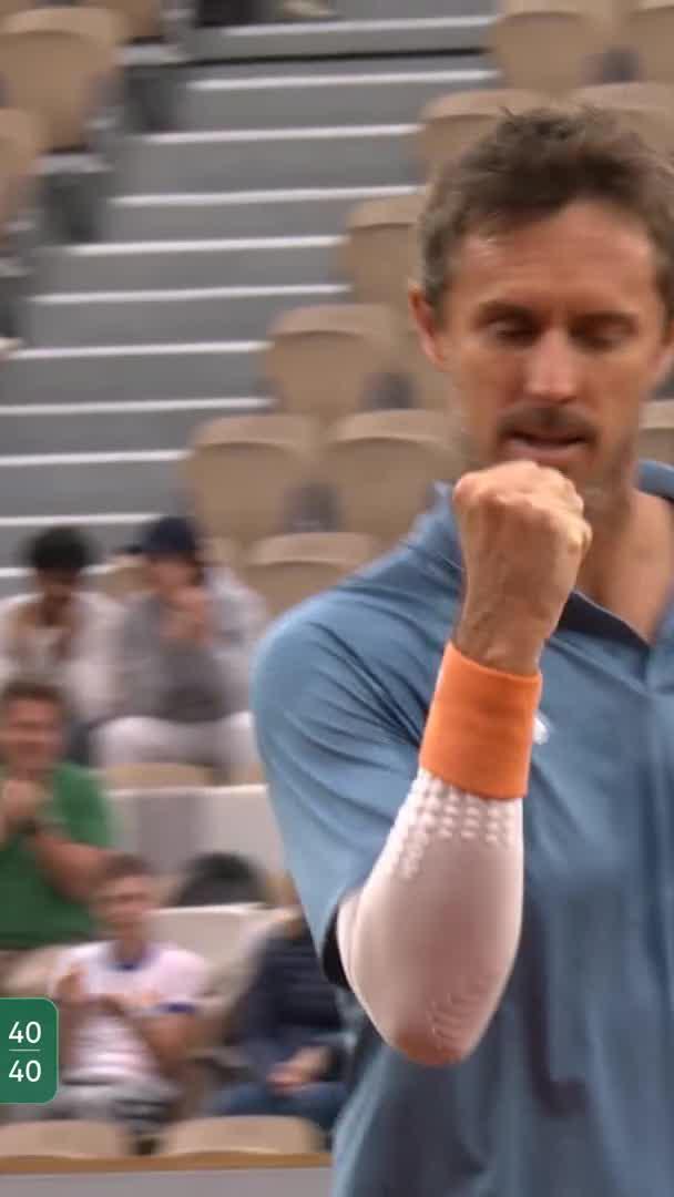 Sortir ça pour sauver une balle de match, chapeau Édouard ! 👏 #RolandGarros