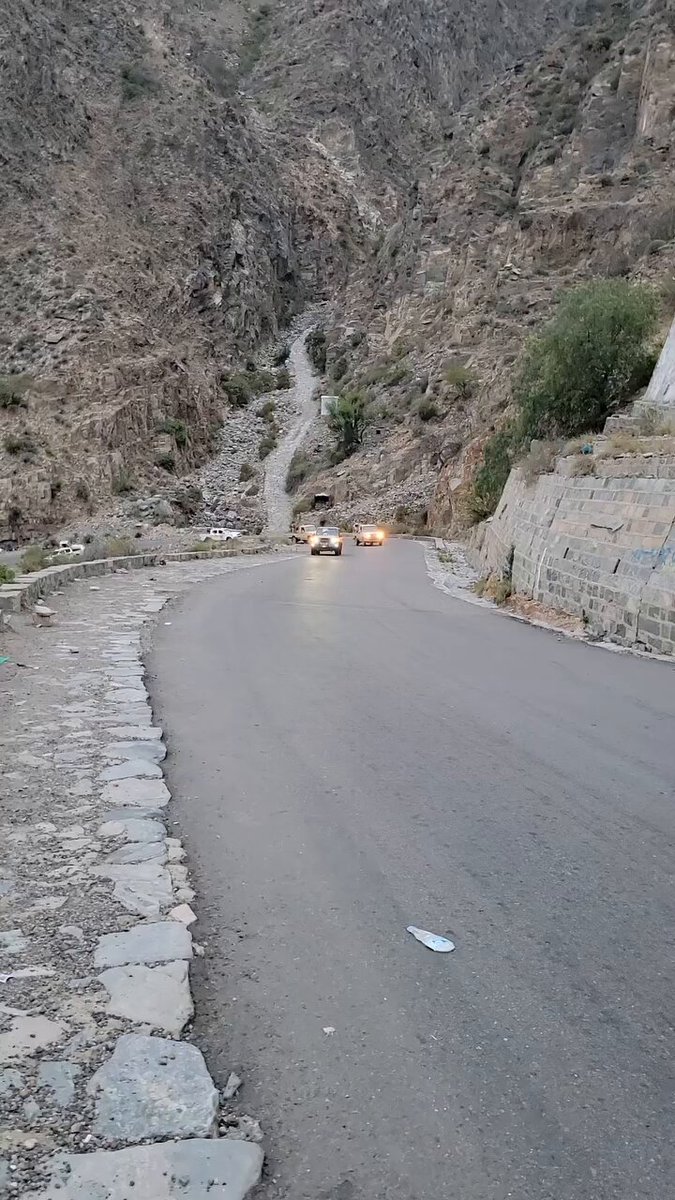 وصول موكب الامين العام والقائم بأعمال المجلس الانتقالي القائد وضاح الحالمي والقائد علي صالح النوبي النوبي وقيادات عسكريه ومدنيه في نقيل يافع في طريقها الى لبعوس #مهرجان #الهجر _ #يافع التراثي تراث_ اصاله_ مستقبل