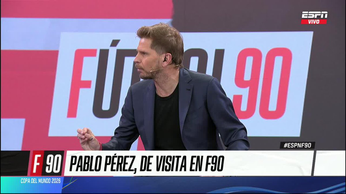 8️⃣¡SE LANZA COMO SOLISTA! Pablo Pérez, que fue ayudante de Tevez en Talleres, decidió comenzar su camino como DT principal. Acá, un repaso de una de sus particularidades como futbolista. ▶️ Mirá #ESPNF90 en el Plan Premium de #DisneyPlus