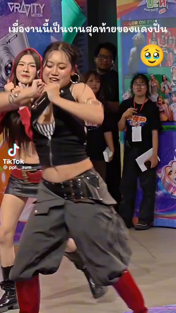 กำลังจะนอนไถไปเจอคลิปนี้ร้องไห้ไปสองรอบ 😭😭😭😭😭😭