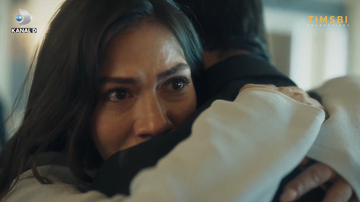 “Geri geleceğim Nisan, ne olursa olsun…” Eşref ve Nisan’ın vedası. 🫂🥹 #EşrefRüya yeni bölümüyle #KanalD’de. @kanald TİMSBİ Productions