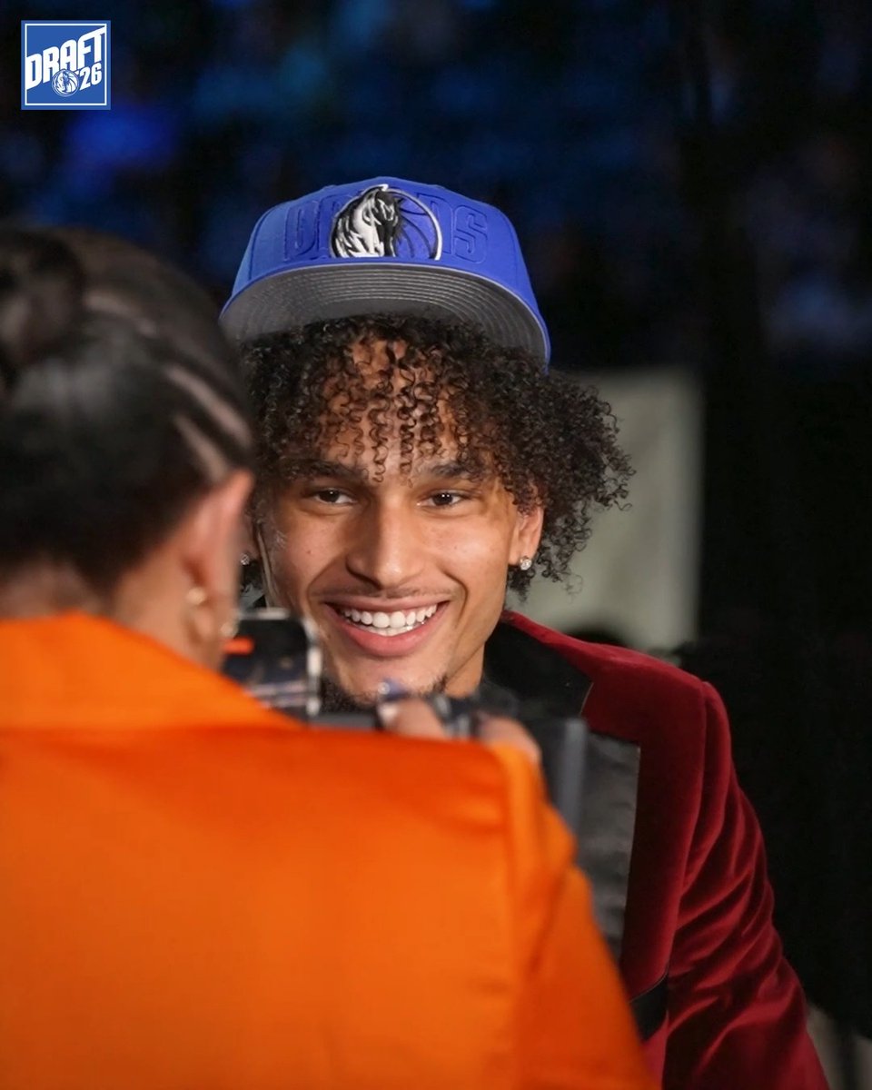 The hat made it official 🙌 “I’m a Dallas Maverick” - Dereck Lively II #MFFL // #NBADraft