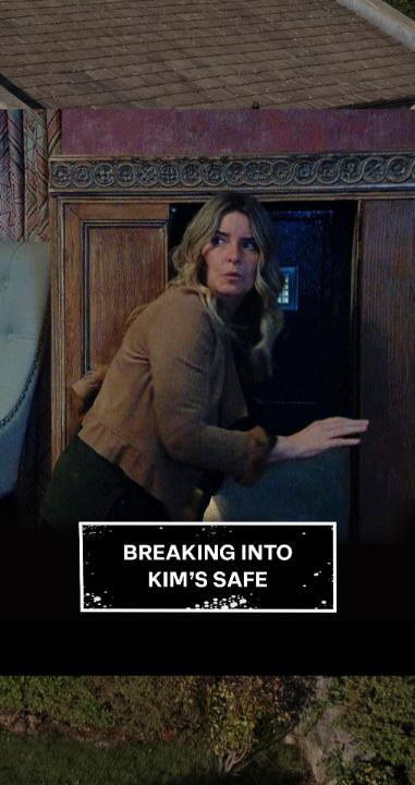 They're lucky Lydia was quick to cover for them! #Emmerdale