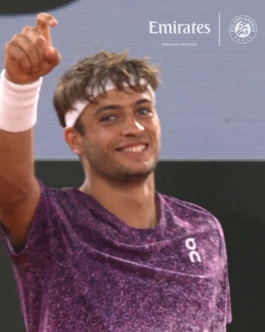 Boarding complete ✈️ Flavio Cobolli has officially landed in his first Grand Slam semifinal 🔝🎾 Relive it with the highlights by Emirates #RolandGarros