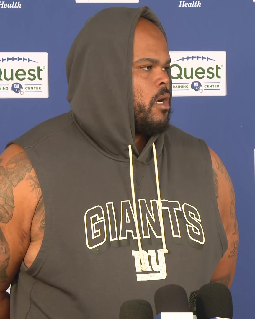 "We have this picture up in the room of the old pros that have played with the Giants. I envision my name being up there. That's my goal, I don't see why not. I was one of the best right tackles in the league last year." Jermaine Eluemunor on his motivation: