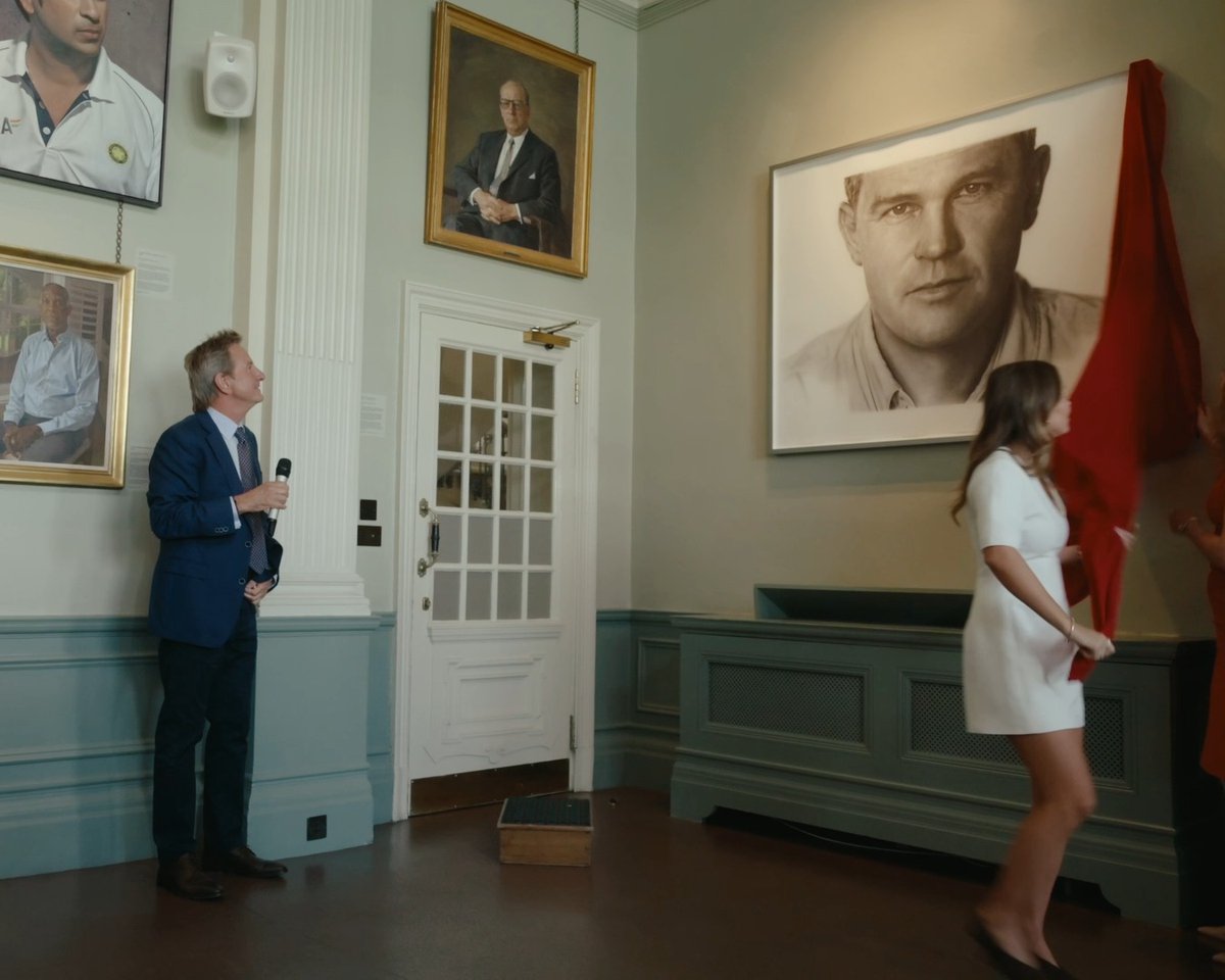 A memorable afternoon immortalising one of New Zealand's greats. The late Martin Crowe's portrait was unveiled today in The Long Room between Sir Donald Bradman and Sir Viv Richards. #ENGvNZ