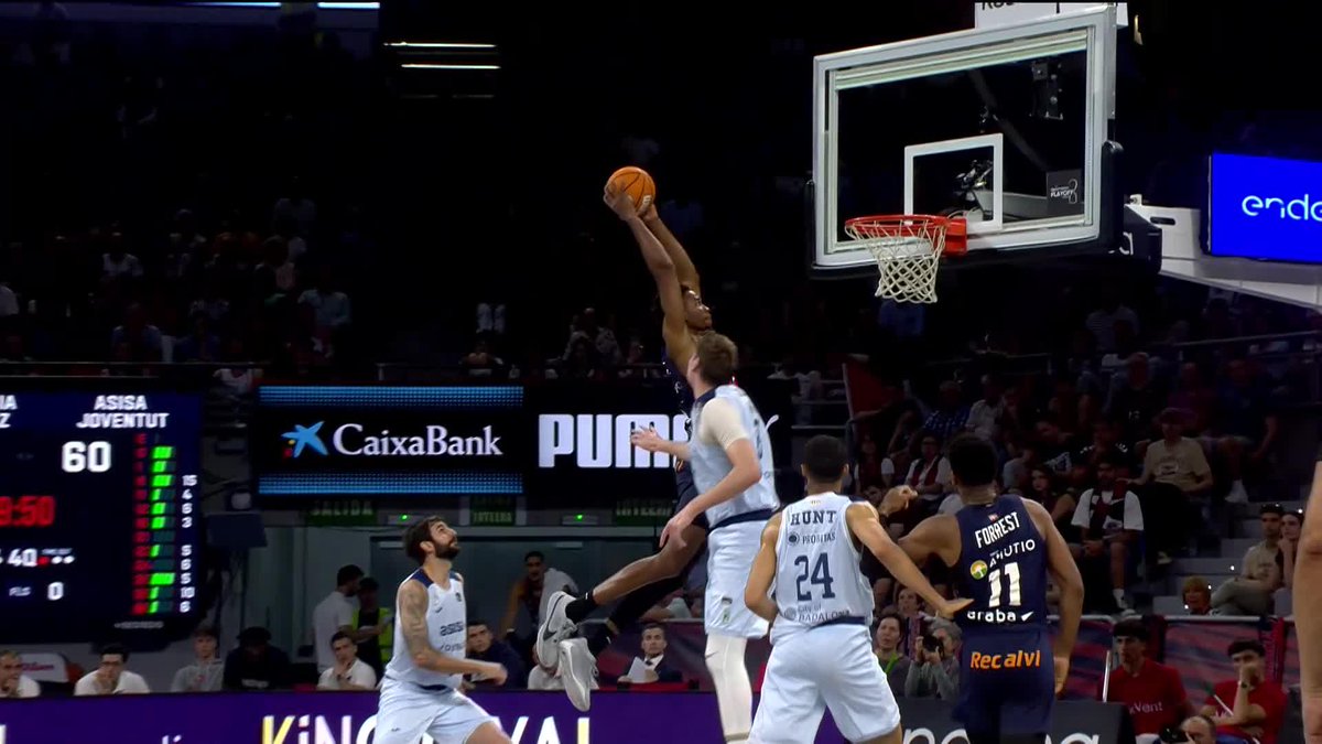 MAMADI. AEROLÍNEAS. DIAKITE. ¡QUÉ MANERA DE VOLAAAAAR! ✈️ 📺 DAZN España | #PlayoffLigaEndesa | Kosner Baskonia