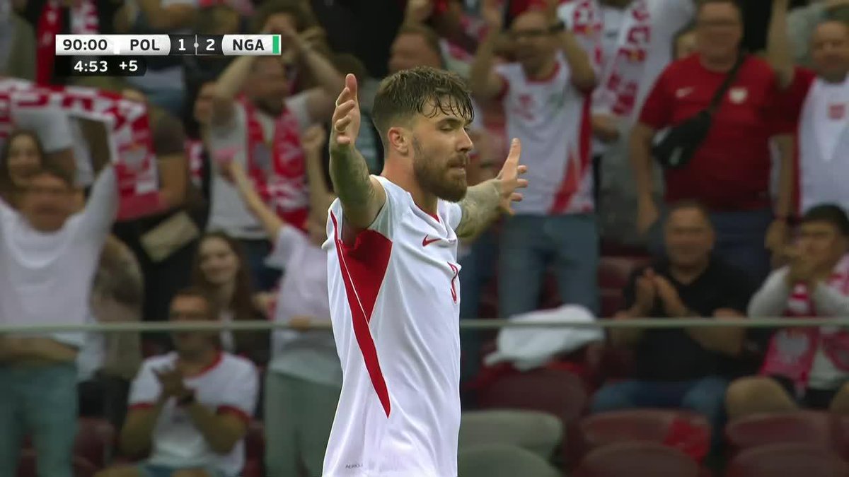 ¡REGALÓ UN GOLAZO INFERNAL EN LA ÚLTIMA JUGADA DEL PARTIDO! Impresionante remate de larga distancia de Wisniewski para poner el 2-2 final de Polonia contra Nigeria en un Amistoso Internacional. 📺 #DisneyPlus Plan Premium