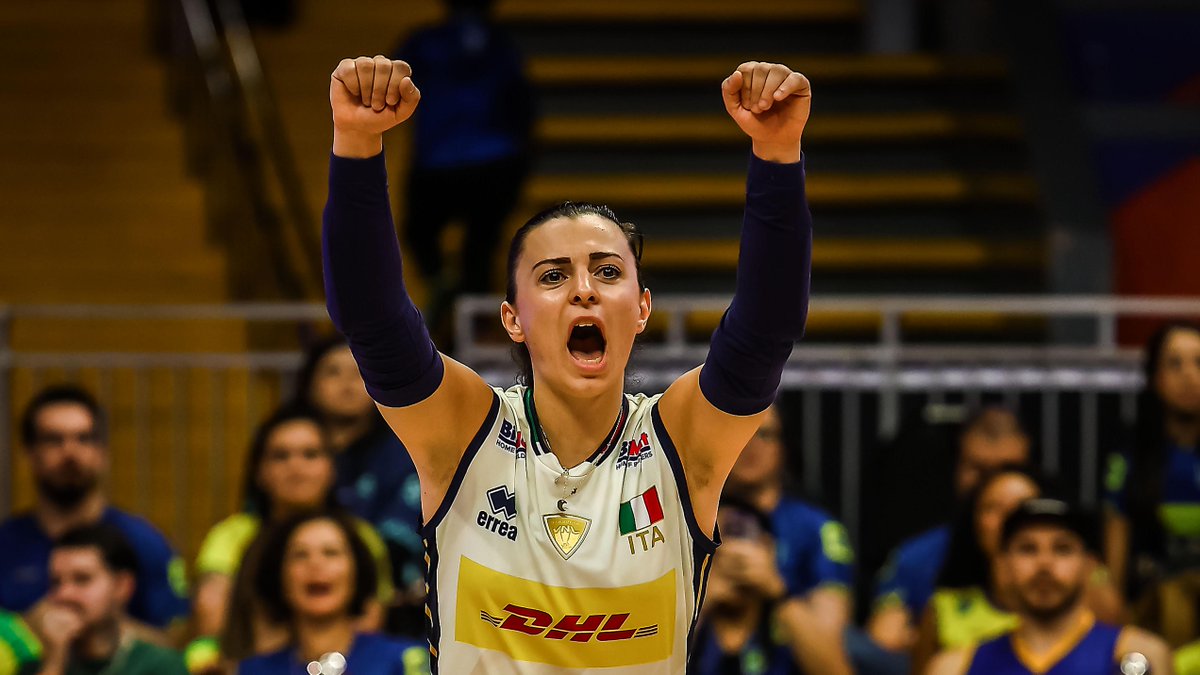 #VNL2026 FERSINO AT 24-24 ๐ฑ๐ฎ๐น Match on the line, and Eleonora Fersino comes up with an INSANE foot save to keep the rally alive. And then Loveth Omoruyi steps inโฆ and finishes it with authority. ๐ฅ ๐ #BePartOfTheGame #Volleyball