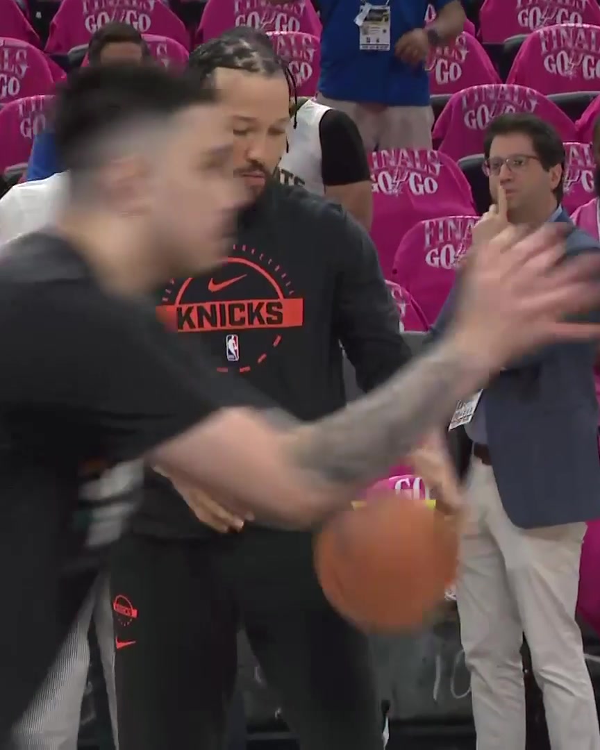 Jalen Brunson warms up before Game 1 of the NBA Finals 🔥