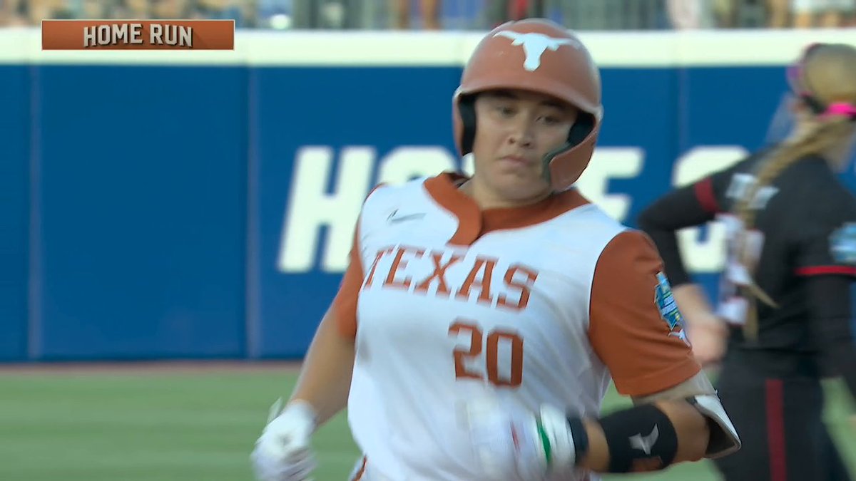 KATIE STEWART DOING WHAT SHE DOES BEST 🔥 Two-run HR for the Longhorn lead 🤘