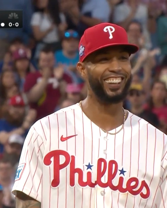 Cristopher Sánchez perdió su racha de entradas sin recibir carrera pero se llevó la ovación del Citizens Bank Park 👏. El lanzador Dominicano sumó 50.2 entradas sin recibir carrera 🔥.