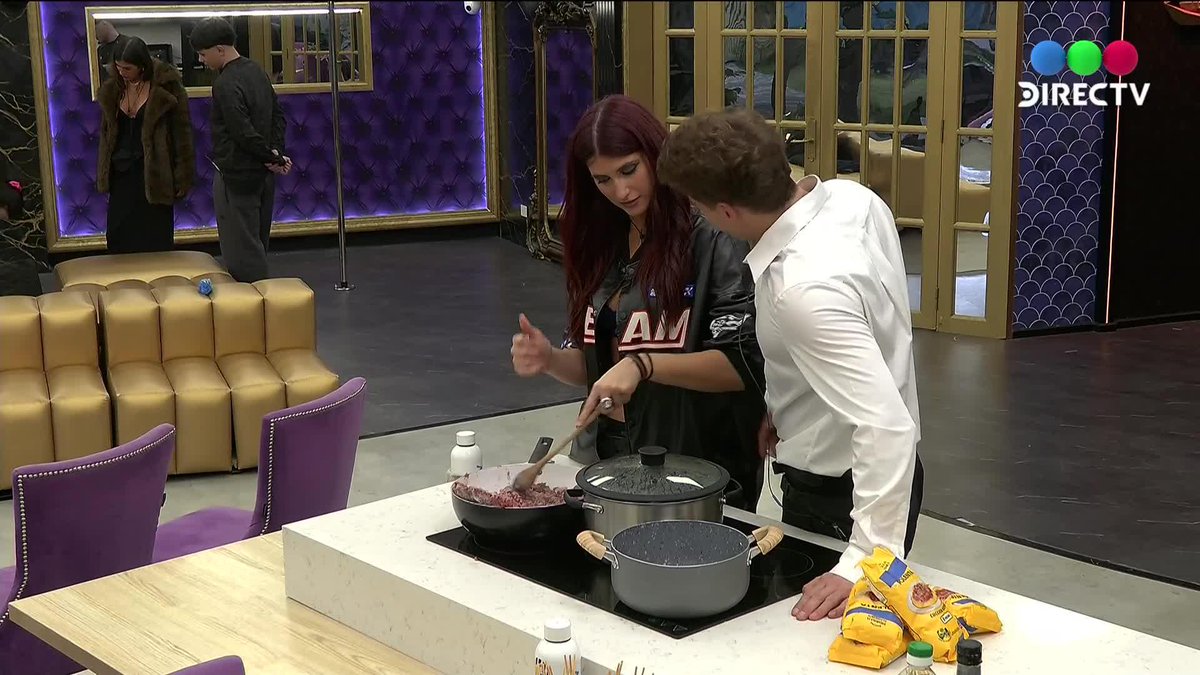 "Me da mucha risa Lola viendo todo lo que volvió a hacer Luana conmigo, me dijo apretame y soname todo" 👉Contratá DGO: y no te pierdas un minuto de lo que pasa en #GranHermano #GeneraciónDorada 📺🌟 #GHxDGO