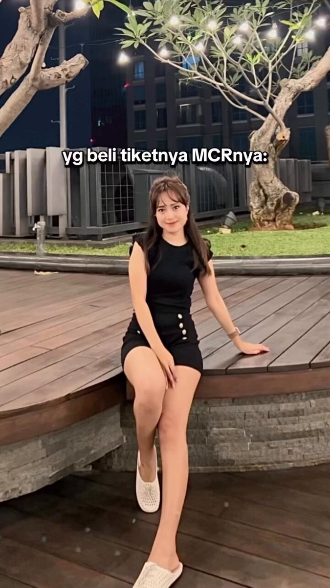 Jadi, siapa yang dulu pernah pake foto emo aku di wallpaper hp dan mp3nya🤣