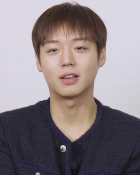 A shoutout from #ParkJiHoon, #YoonKyungHo, #HanDongHee, and #LeeHongNae of "#TheLegendOfKitchenSoldier"! Watch "The Legend of Kitchen Soldier" on Viki: #취사병전설이되다 #박지훈 #윤경호 #한동희 #이홍내 YY엔터테인먼트 VARO ENTERTAINMENT