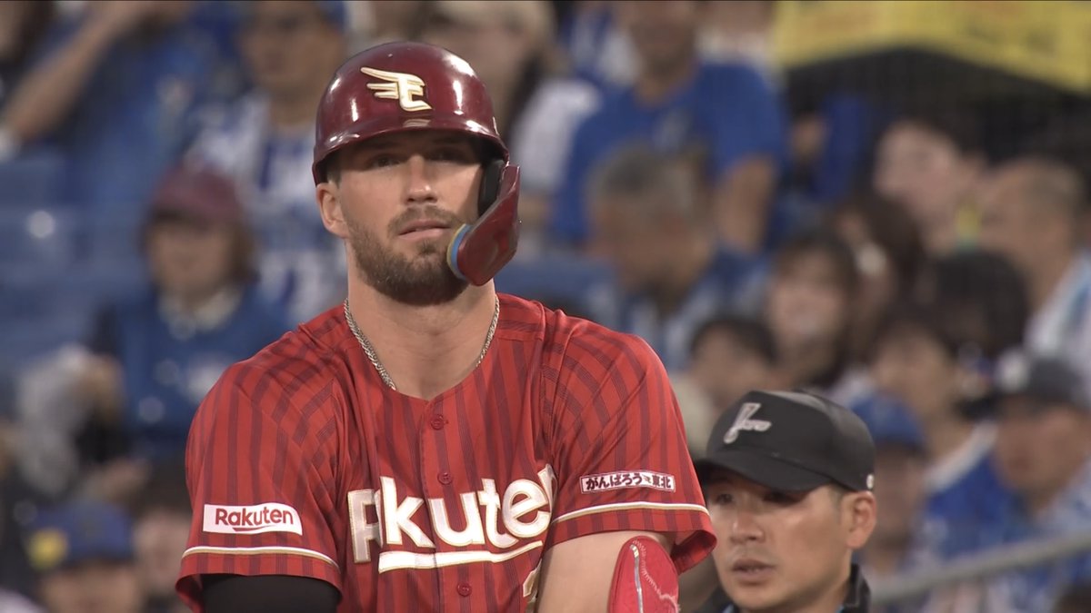 【1回表：DB 0-4 E】 なおも1死1,2塁のチャンスで #カーソン・マッカスカー 選手が センターへのタイムリーヒットを放つ💥 さらに1点を追加し、この回一挙4得点‼️‼️ #RakutenEagles #強鷲革新