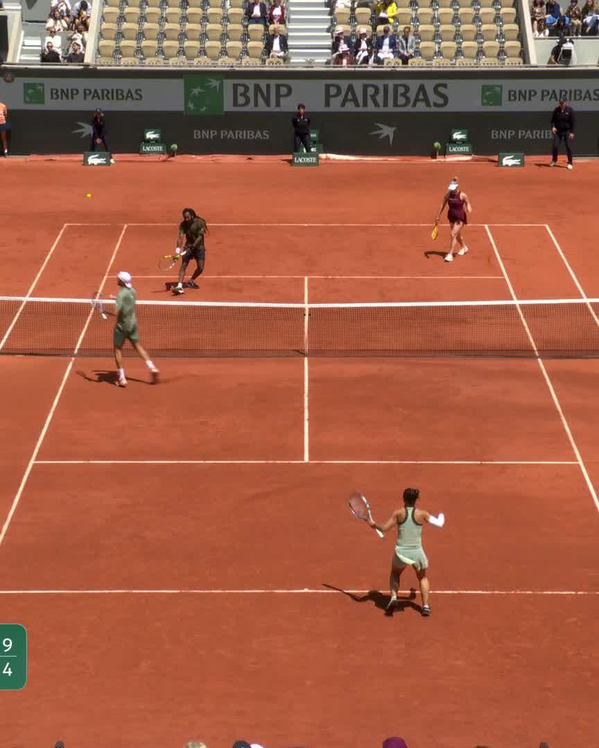 Errani and Vavassori, absolute dominance in mixed doubles 🇮🇹 #RolandGarros