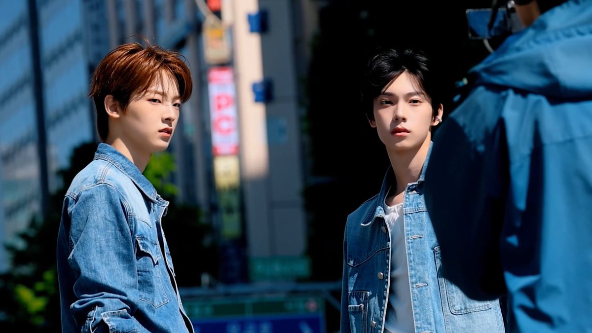 [🎥] 청계 광장에서 청청입고 데뷔한 썰 푼다. | FLARE U (플레어 유) 'Hyper' Flashmob Behind ✨ #FLAREU #플레어유 #YOUTH_ERROR #Hyper