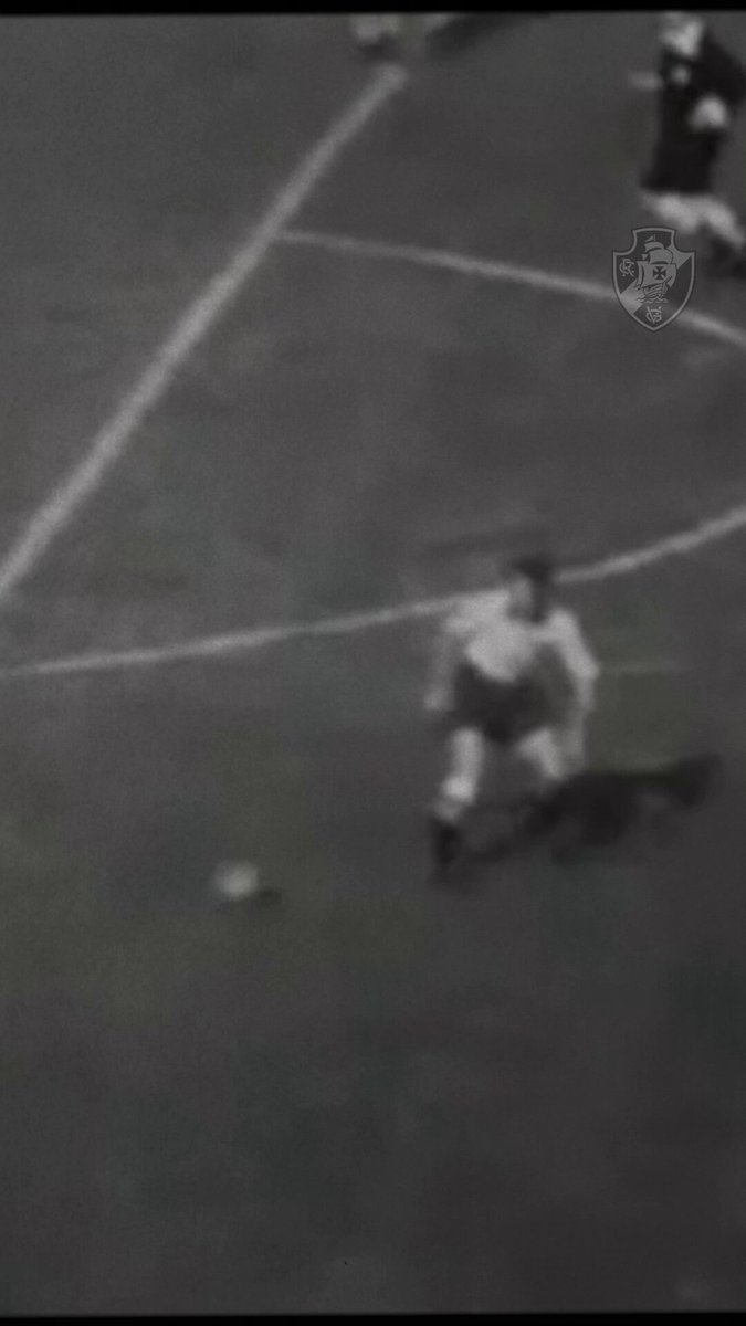 Na maior goleada da Seleção Brasileira em Copas, TODOS os gols foram marcados por atletas vascaínos! 💢🇧🇷 ⚔️ Brasil 7x1 Suécia - Copa do Mundo de 1950 📍 Maracanã ⚽⚽⚽⚽ Ademir de Menezes ⚽⚽ Chico ⚽ Maneca Nada mais 𝒃𝒓𝒂𝒔𝒊𝒍𝒆𝒊𝒓𝒐 do que ser 𝑽𝒂𝒔𝒄𝒐! 🏆 #CopaDoMundo2026 #VascoDaGama