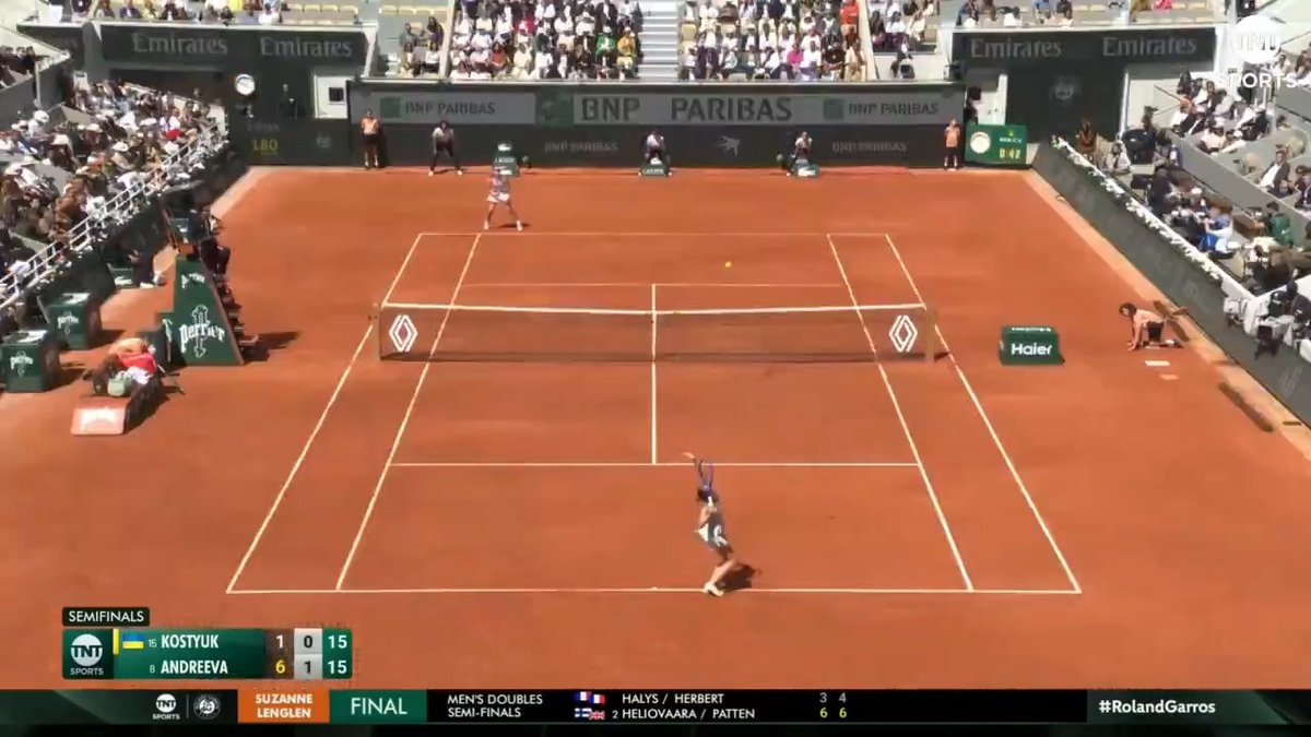 Marta Kostyuk spiked her racket after losing this point 😮 #RolandGarros