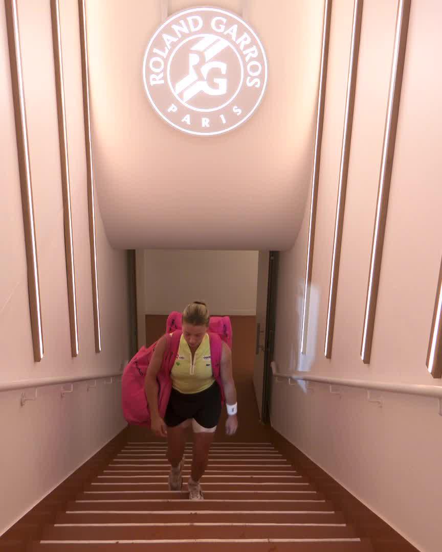 Who will join Mirra Andreeva in the final? #RolandGarros
