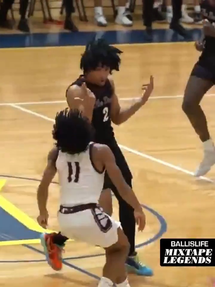 Mixtape legend Dylan Harper in high school 🔥 De’Aaron Fox: “He’s probably one of the better finishing guards I’ve seen, just with my two eyes. He’s rivaling guys like Kyrie. And he can dunk on you."