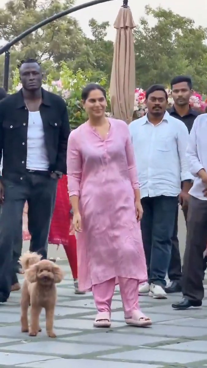 #UpasanaKonidela Celebrates the Success of #PEDDI with #RamCharan Fans!