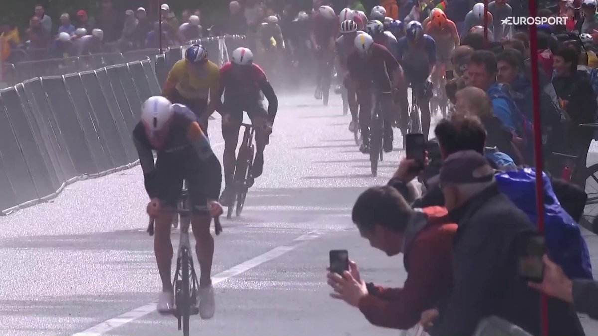 VAYA SANTA ANIMALADA. La arrancada de Arnaud de Lie para hacerse con la victoria en la 4ª etapa del Tour de Valonia. #TourdeWallonie