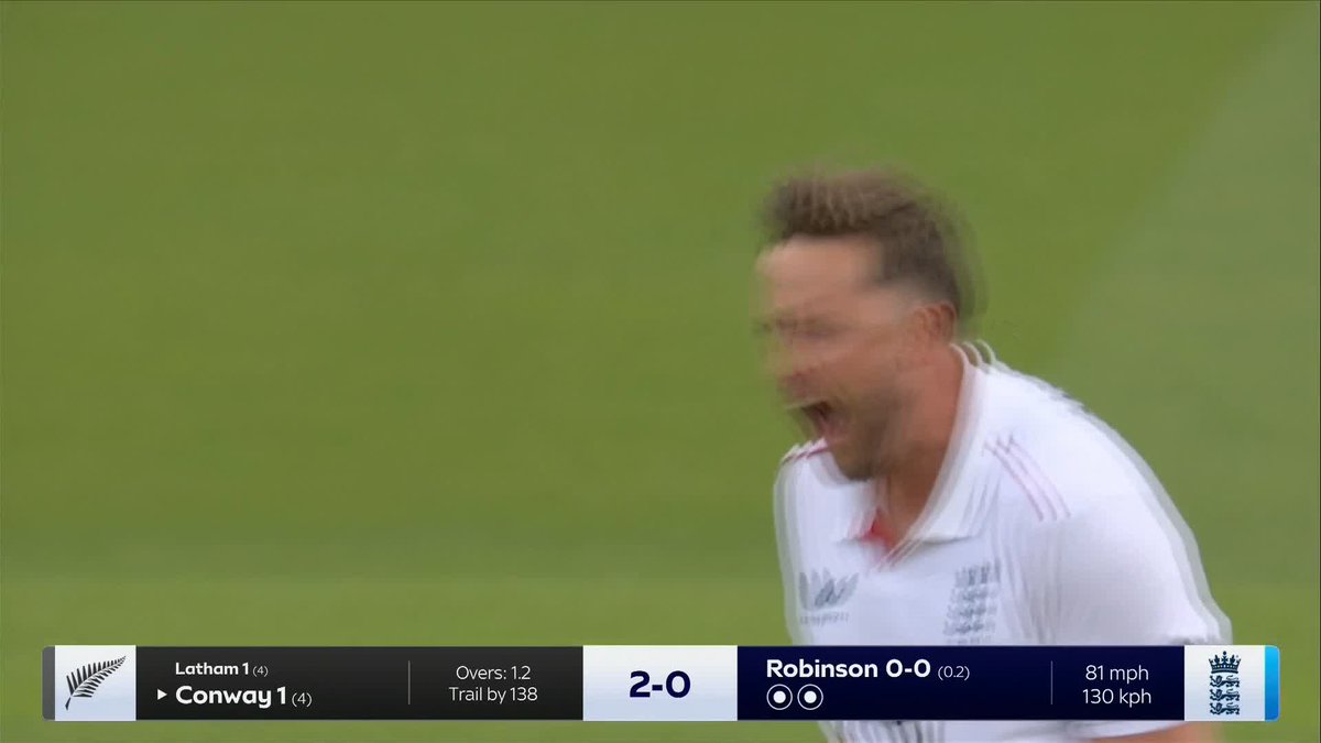 "Back into the side, back in the wickets for Ollie Robinson!" A good start for England ⚡️