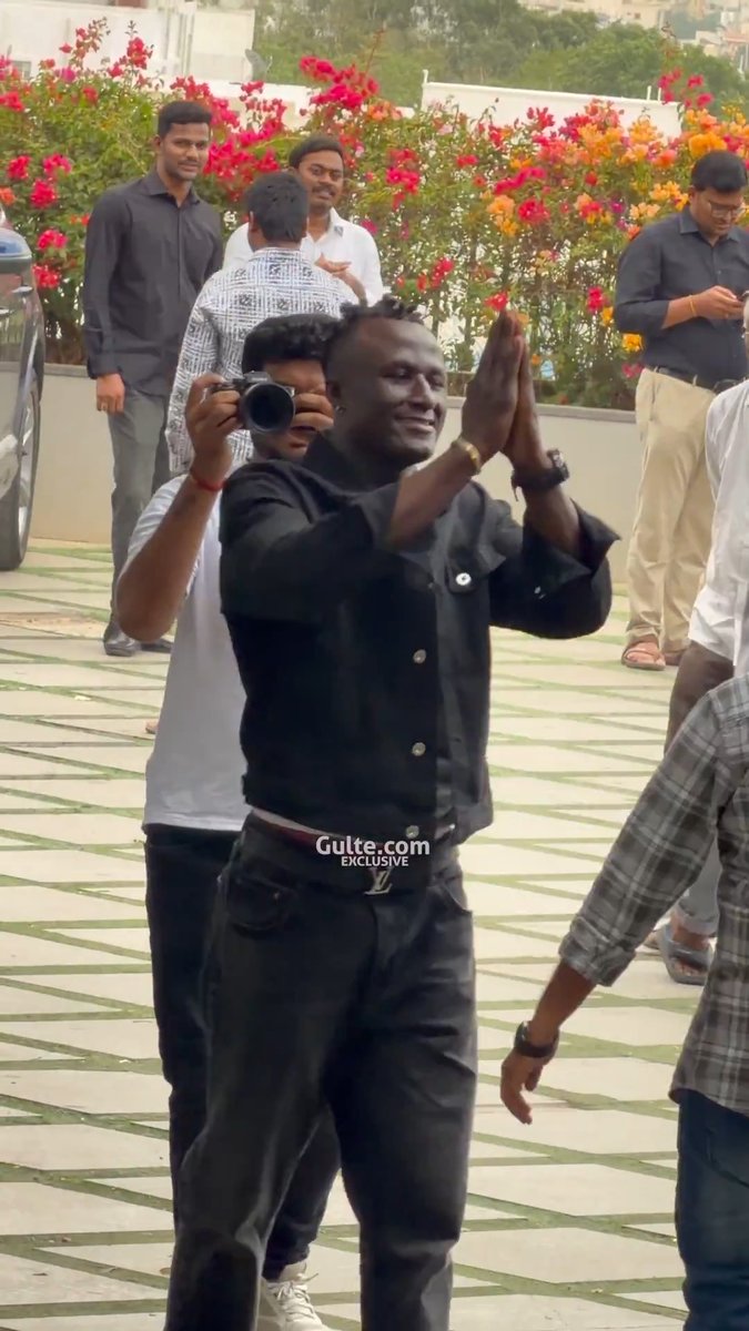 Kevin Kunta, #RamCharan's personal bodyguard, has unexpectedly become a talking point over the past few days. A few people seem to be fascinated by him. #PEDDI