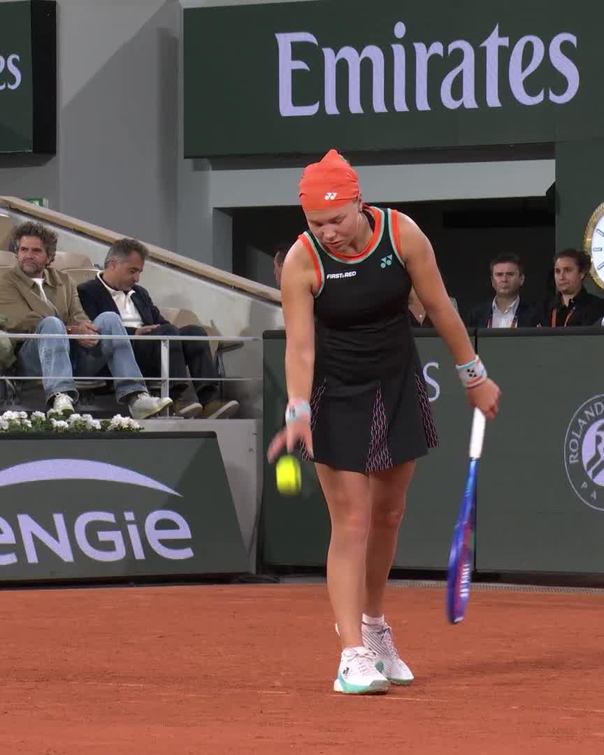 The variety. The defence. Just wow. #RolandGarros