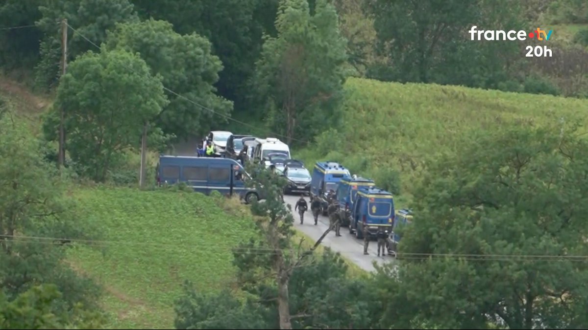 🔴⚡️ C’est peut-être un dénouement tragique dans la disparition de la petite Lyhanna : le corps d’une enfant portant les mêmes vêtements que la fillette a été retrouvé cet après-midi dans une usine agricole du Gers. #JT20h