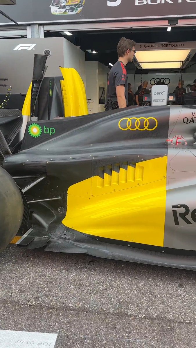 Audi in Monaco... and in yellow! 💛✨ #F1 #MonacoGP@audif1_
