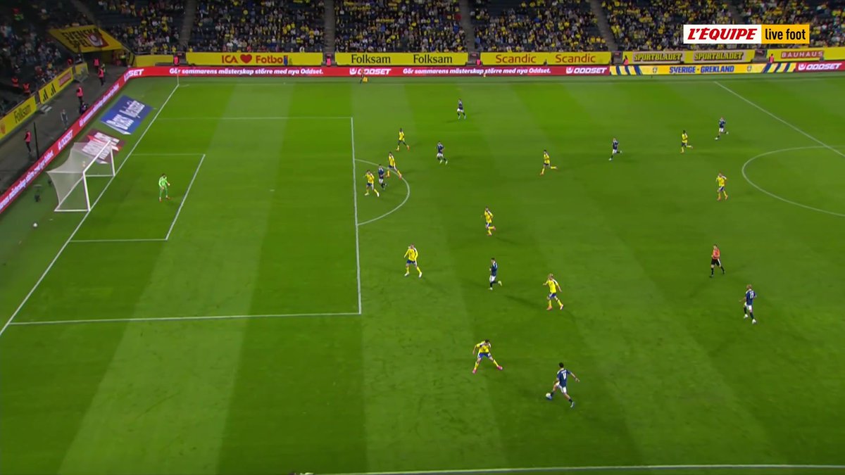 🇸🇪 - 🇬🇷 Georgios Masouras climatise la Strawberry Arena en égalisant à la dernière seconde à la retombée d'un centre parfait de Charalampos Kostoulas ! #lequipeFOOT