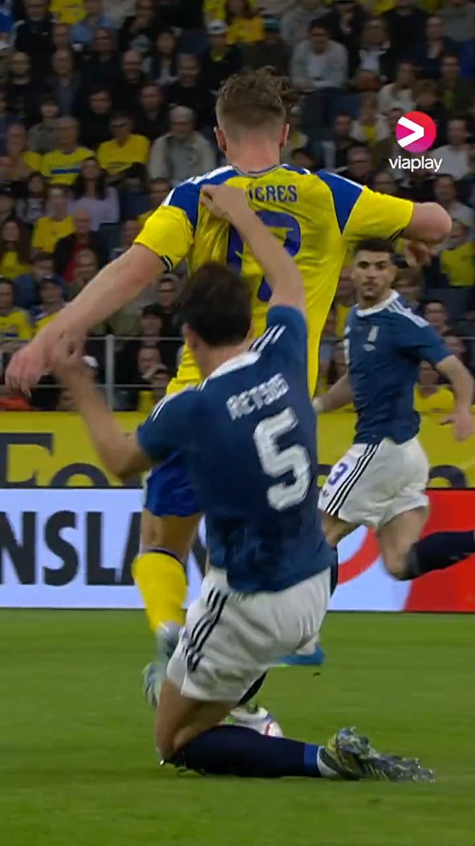 Tacklingen på Viktor Gyökeres som fick Niklas Holmgren att ryta ifrån 😠